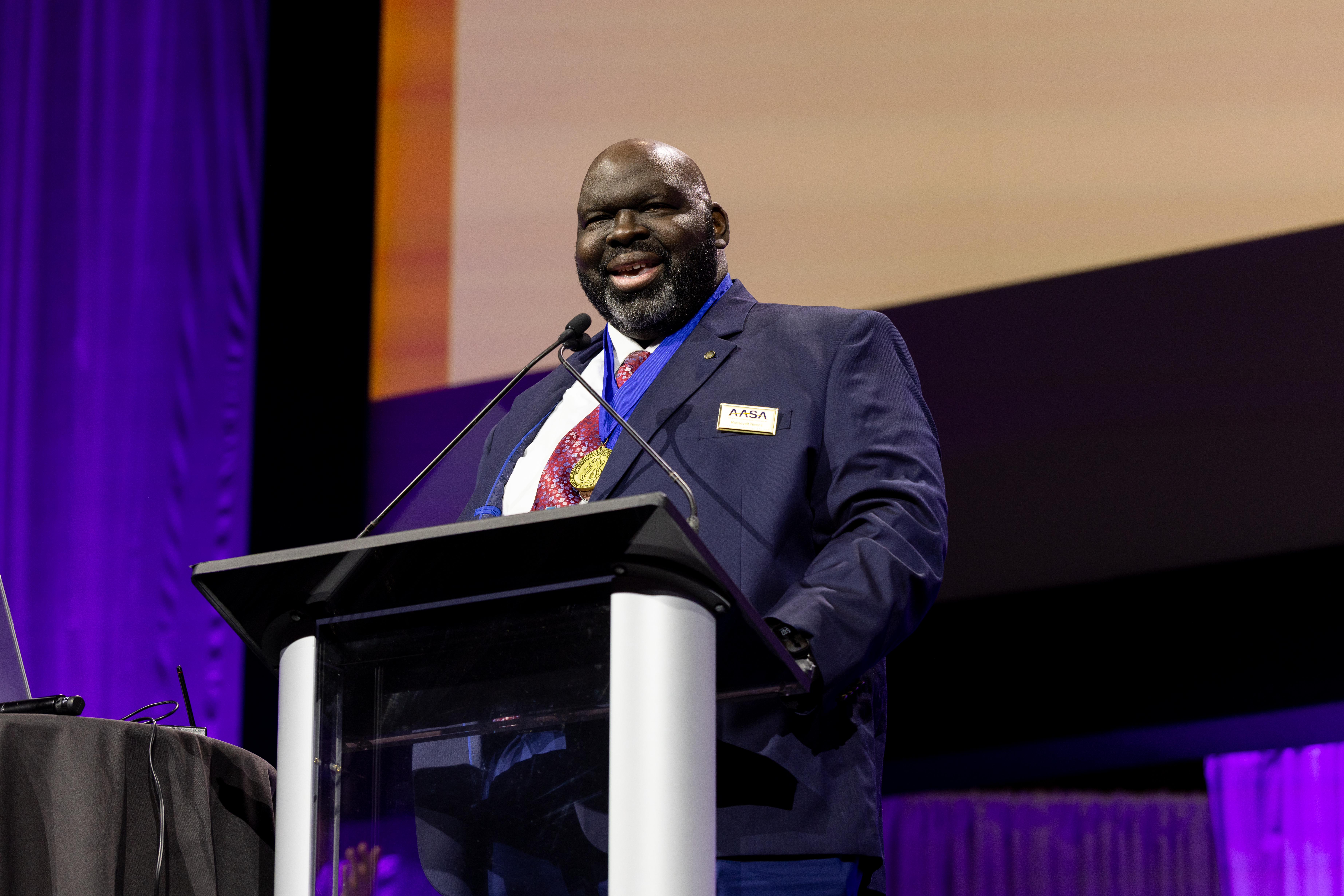 Nivens gives his acceptance speech at NCE 2026