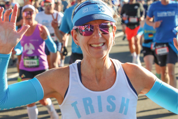 woman running marathon